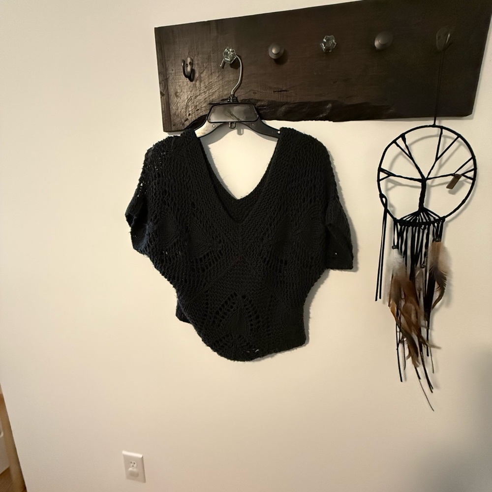 Forever 21 Black V-Neck Sweater